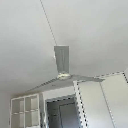 Joli Très Clair à Proximité Pour 3 Personnes * La Londe-les-Maures