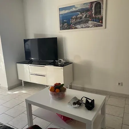 Appartement Joli Très Clair à Proximité Pour 3 Personnes La Londe-les-Maures