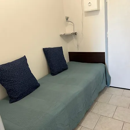 Appartement Joli Très Clair à Proximité Pour 3 Personnes