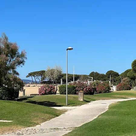 Appartement Joli Très Clair à Proximité Pour 3 Personnes